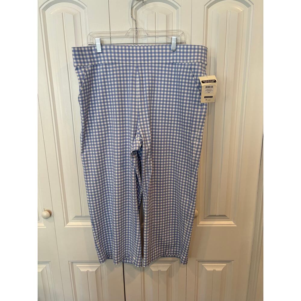 Duluth‎ Trading Blue And White Plaid Pull On Crops SIze XL
